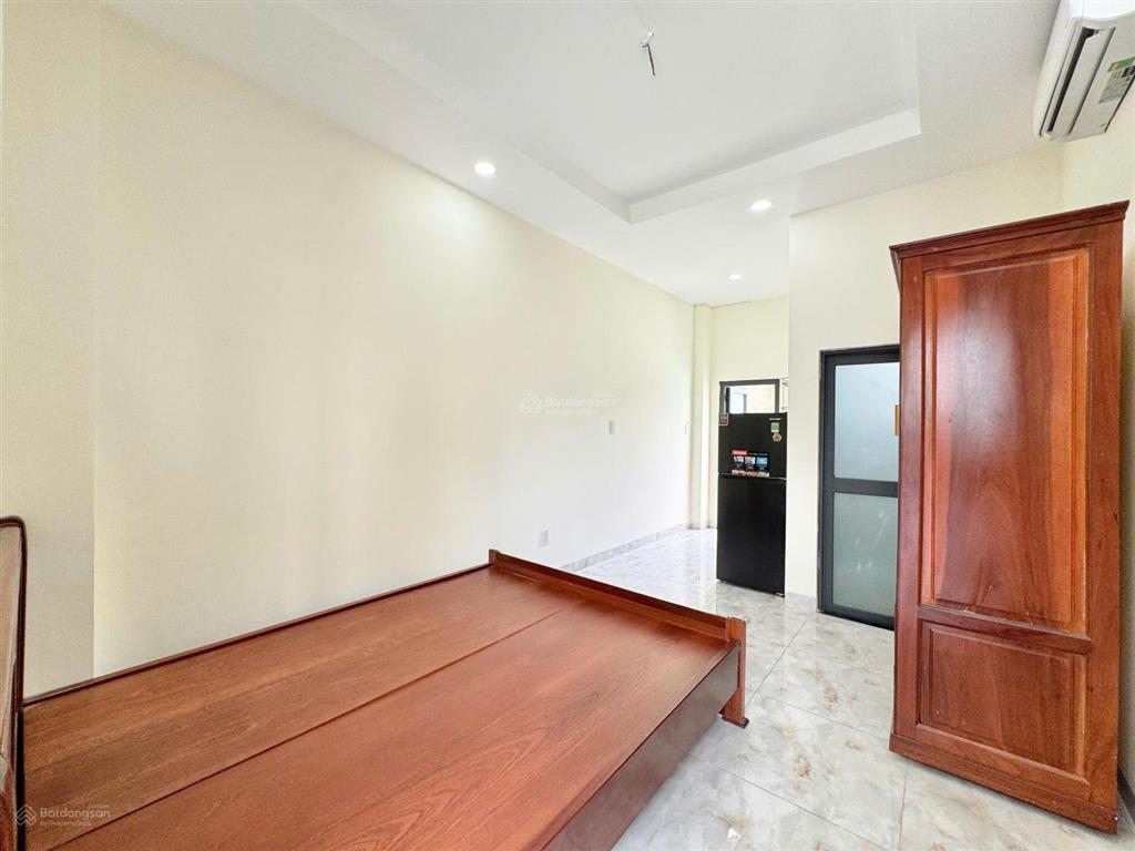 Phòng cho thuê đầy đủ nội thất, có ban công, 162 trường chinh, giá 5tr