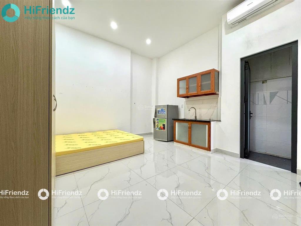 Trống phòng studio 22m2, giếng trời cực thoáng, full tiện nghi,chỉ tính điện nước,gần cv tao đàn q3