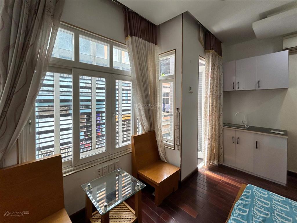 Trống phòng studio ban công 23m2, tiện nghi đầy đủ như ảnh. khu an ninh, gần cầu lê văn sỹ quận 3