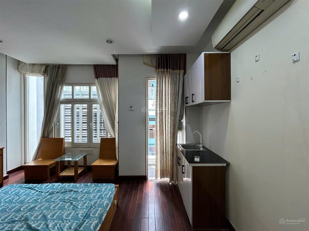 Trống phòng studio ban công 23m2, tiện nghi đầy đủ như ảnh. khu an ninh, gần cầu lê văn sỹ quận 3