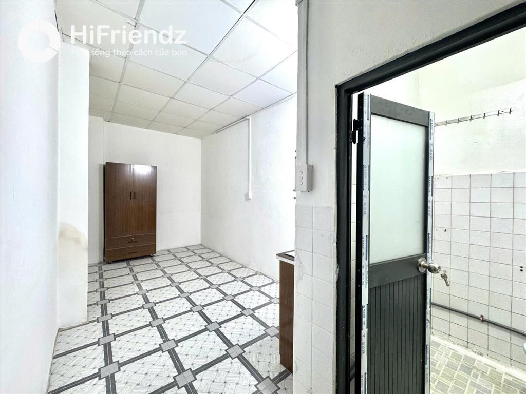 1p studio sinh viên chỉ 3x, chi phí sinh viên. máy lạnh, kệ bếp gần ga saigon q3