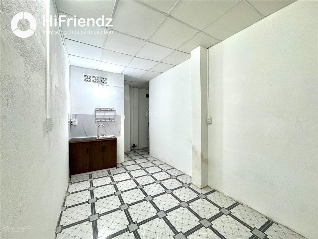 1p studio sinh viên chỉ 3x, chi phí sinh viên. máy lạnh, kệ bếp gần ga saigon q3