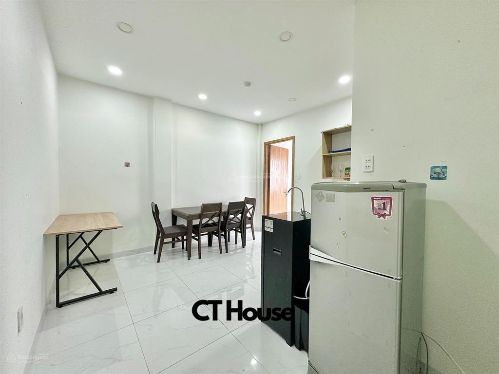 Căn hộ 1 phòng ngủ 50m2, thang máy, full nội thất. ngay ngã 4 phú nhuận, nguyễn đình chiểu