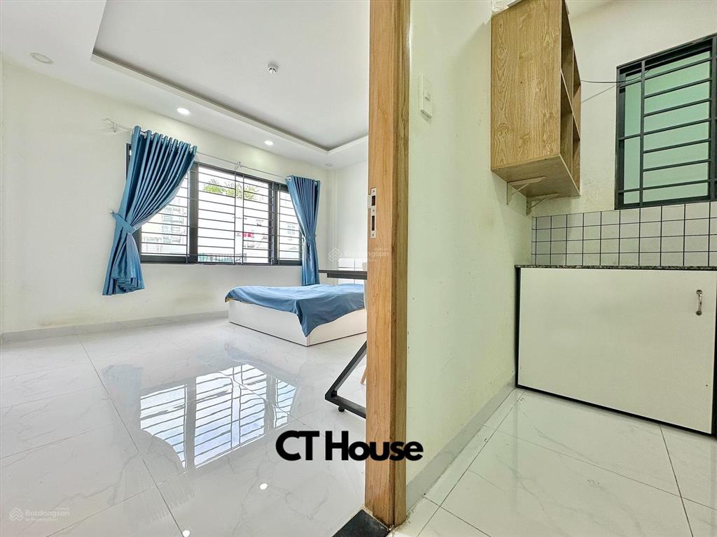 Căn hộ 1 phòng ngủ 50m2, thang máy, full nội thất. ngay ngã 4 phú nhuận, nguyễn đình chiểu