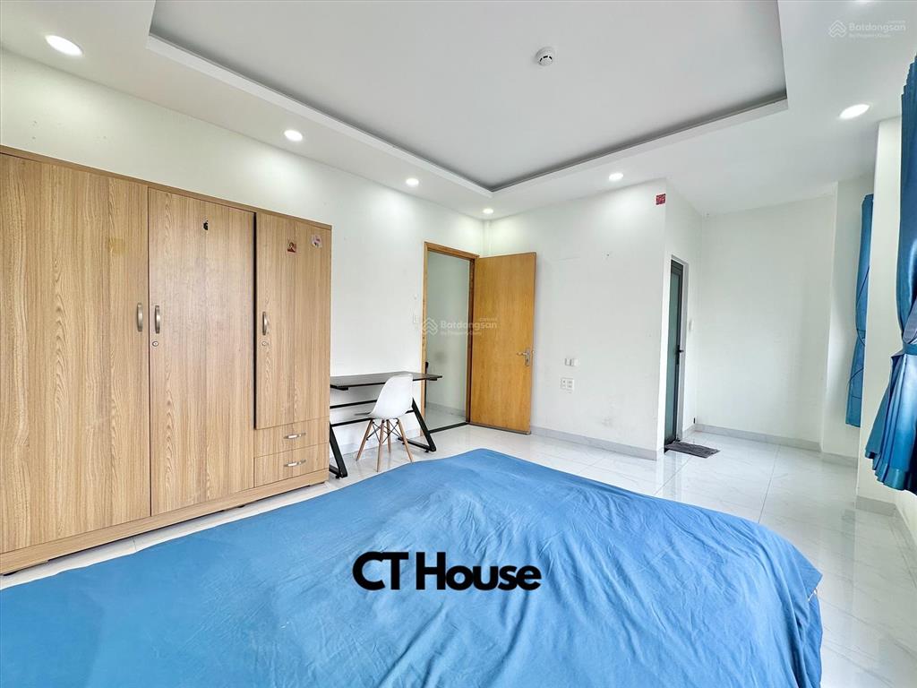 Căn hộ 1 phòng ngủ 50m2, thang máy, full nội thất. ngay ngã 4 phú nhuận, nguyễn đình chiểu