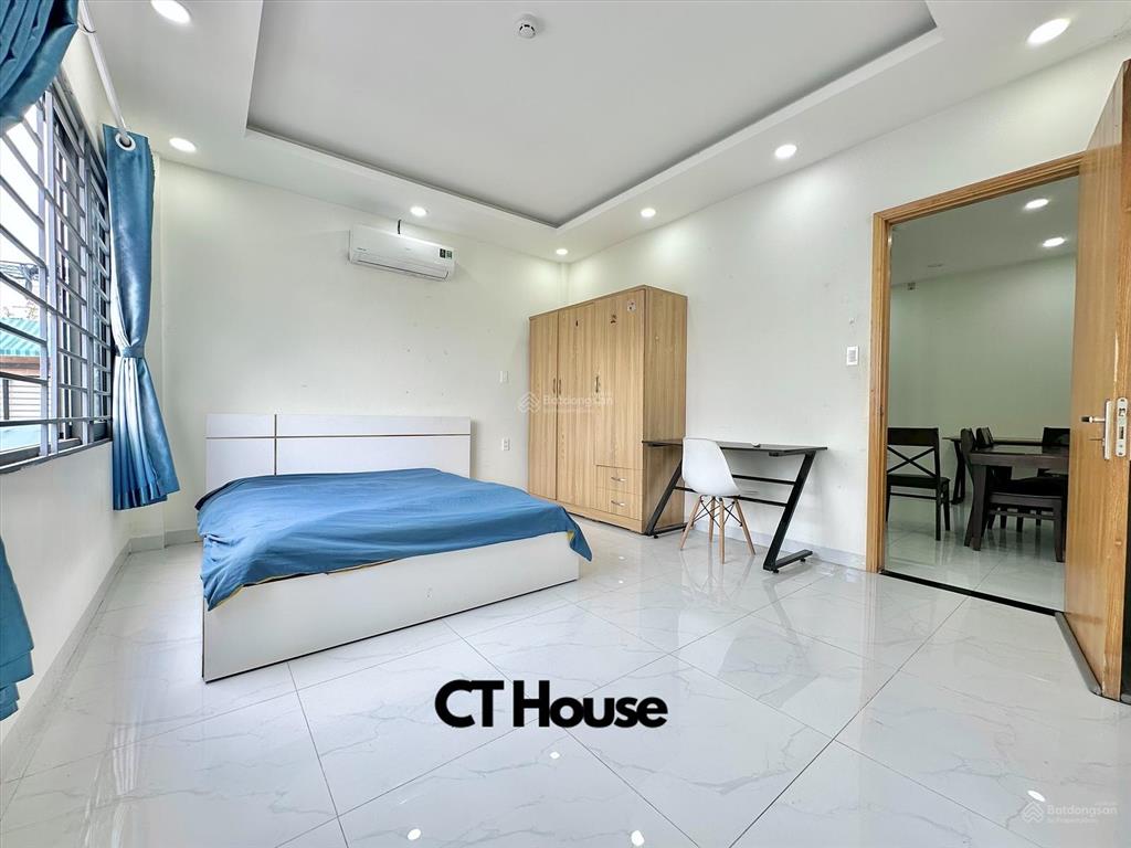 Căn hộ 1 phòng ngủ 50m2, thang máy, full nội thất. ngay ngã 4 phú nhuận, nguyễn đình chiểu