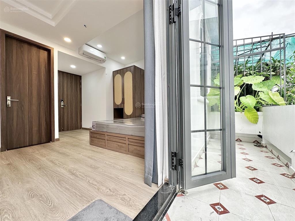 Cho thuê căn hộ mới 35m2 có ban công, an ninh, full nội thất cao cấp ngay khu phan xích long.