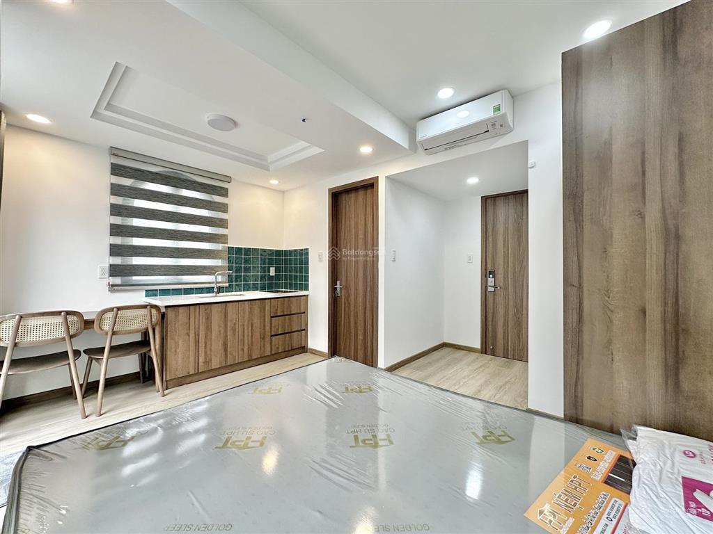 Cho thuê căn hộ mới 35m2 có ban công, an ninh, full nội thất cao cấp ngay khu phan xích long.