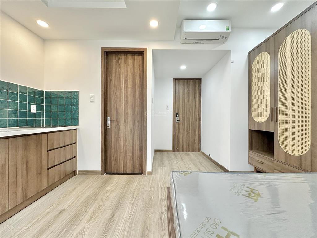 Cho thuê căn hộ mới 35m2 có ban công, an ninh, full nội thất cao cấp ngay khu phan xích long.