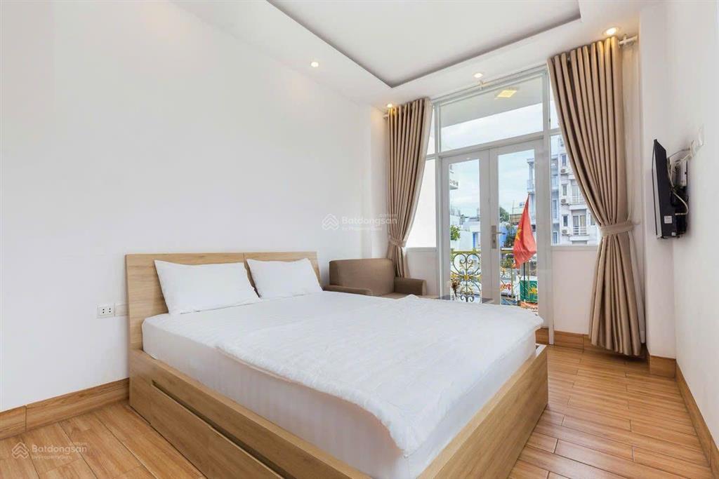 Cho thuê căn hộ 1 phòng ngủ + 1 pk 45m2 50m2 full nội thất, ban công khu vực trung tâm phú nhuận