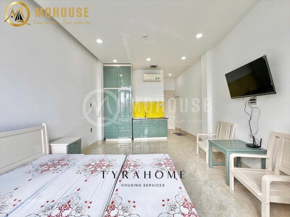 Khai trương căn hộ studio ban công, cửa sổ 35m2 ngay ngã 4 phú nhuận. full nt, thang máy tiện nghi