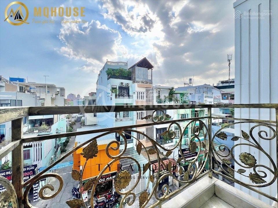 Khai trương căn hộ studio ban công, cửa sổ 35m2 ngay ngã 4 phú nhuận. full nt, thang máy tiện nghi