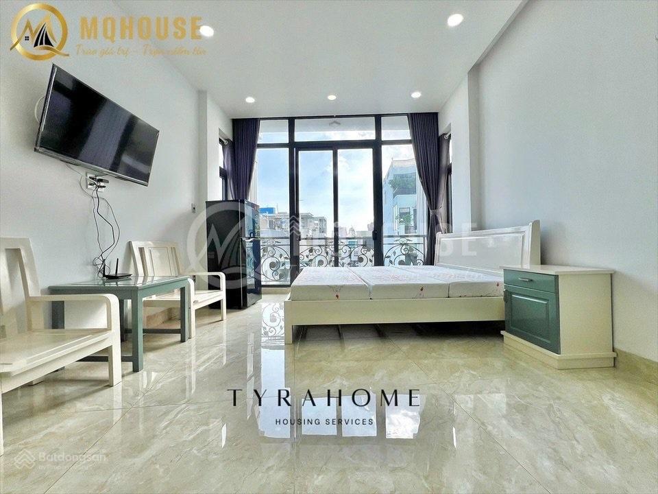 Khai trương căn hộ studio ban công, cửa sổ 35m2 ngay ngã 4 phú nhuận. full nt, thang máy tiện nghi