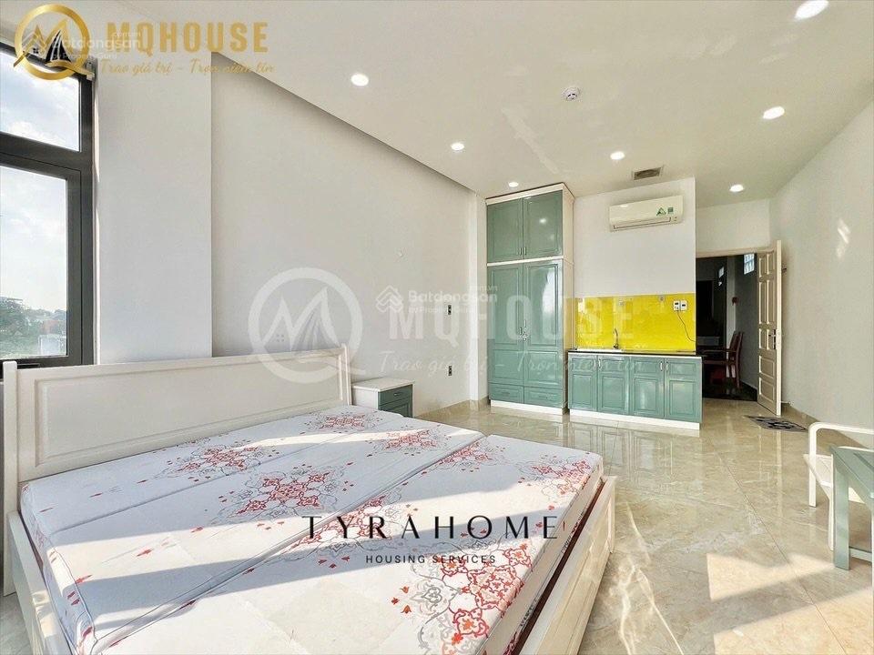 Khai trương căn hộ studio ban công, cửa sổ 35m2 ngay ngã 4 phú nhuận. full nt, thang máy tiện nghi