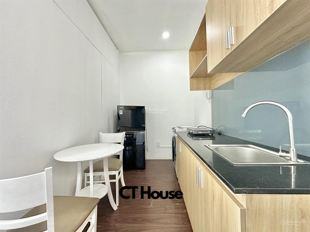 Cho thuê căn hộ 1pn ban công, tách bếp 35m2 full nội thất. ngay cầu bông đường lê văn duyệt giáp q1