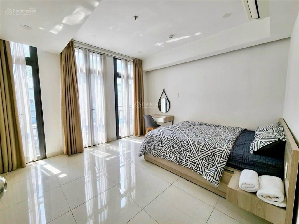 Cho thuê căn hộ 1 phòng ngủ + 1pk 50m2 full nội thất, có ban công khu vực trung tâm phú nhuận