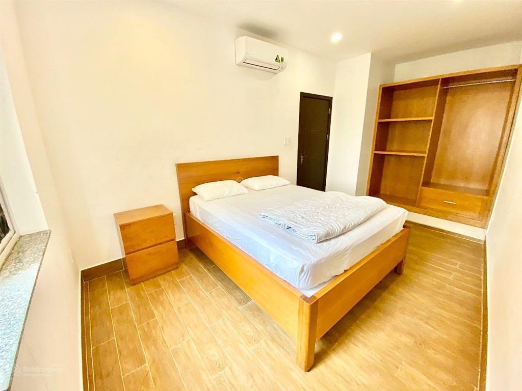 Cho thuê căn hộ 1 phòng ngủ + 1pk 50m2 full nội thất, có ban công khu vực trung tâm phú nhuận