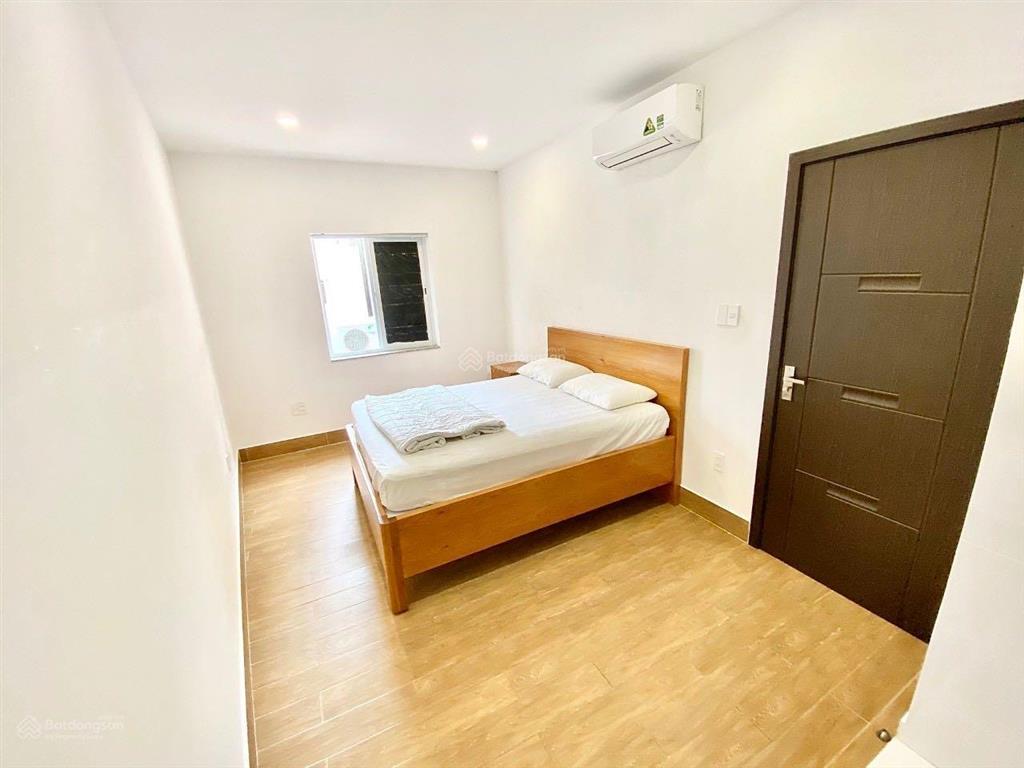 Cho thuê căn hộ 1 phòng ngủ + 1pk 50m2 full nội thất, có ban công khu vực trung tâm phú nhuận