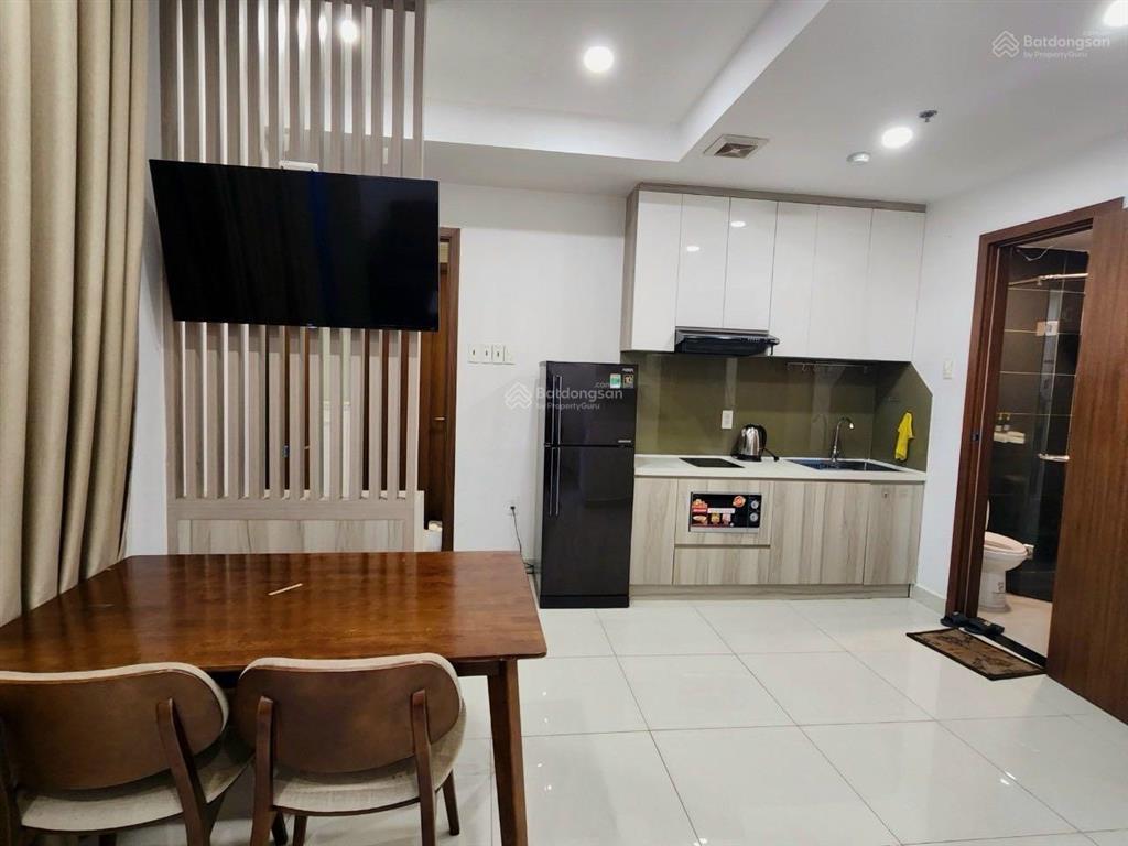 Cho thuê căn hộ 1 phòng ngủ + 1pk 50m2 full nội thất, có ban công khu vực trung tâm phú nhuận