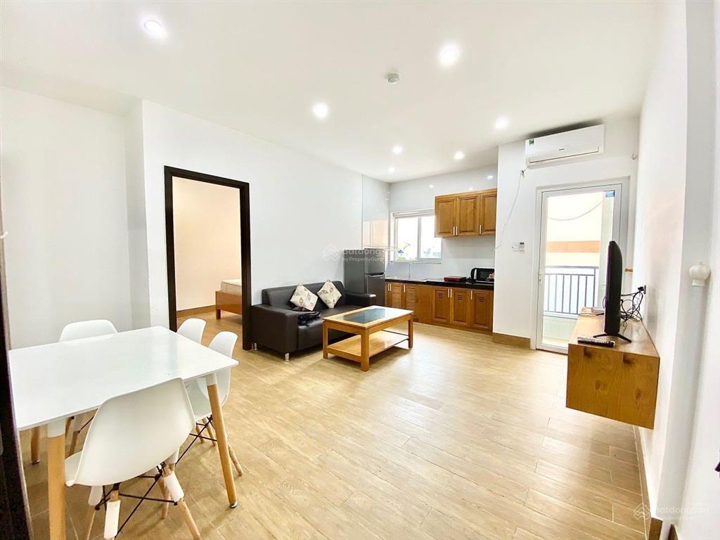Cho thuê căn hộ 1 phòng ngủ + 1pk 50m2 full nội thất, có ban công khu vực trung tâm phú nhuận