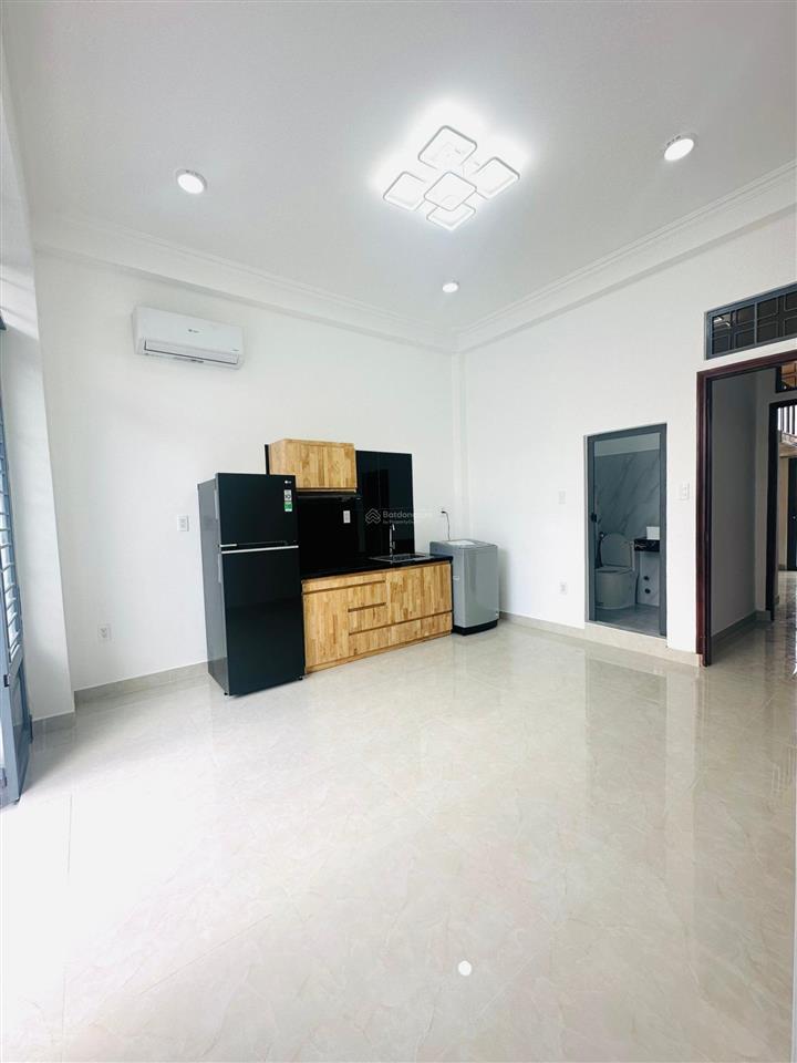 Cho thuê căn hộ 1 phòng ngủ + 1pk 50m2 full nội thất, có ban công khu vực trung tâm phú nhuận
