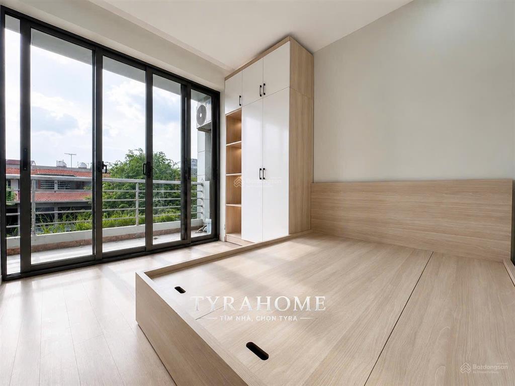 Cho thuê căn hộ 1pn 40m2 ban công, tách bếp, full nội thất. chợ bà chiểu, gần trường vlu, uef, hiu