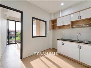 Cho thuê căn hộ 1pn 40m2 ban công, tách bếp, full nội thất. chợ bà chiểu, gần trường vlu, uef, hiu