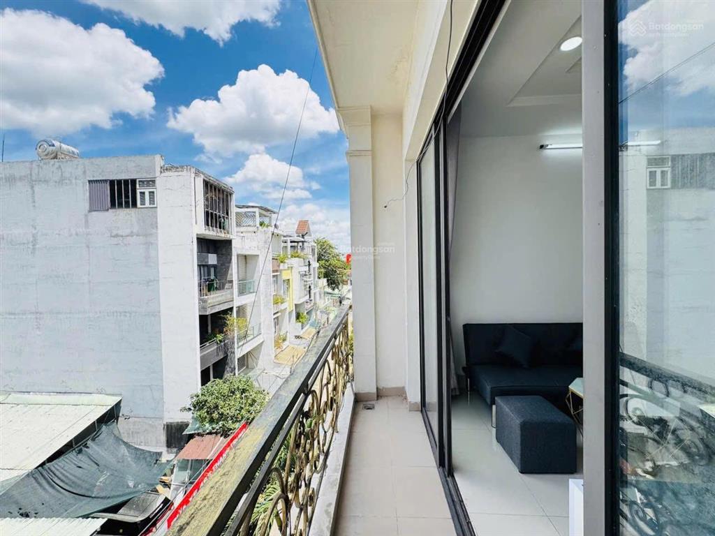 Giỏ hàng căn hộ studio balcony full nội thất tiện nghi, gần hutech, uef, vlu. ở liền hay đầu t9