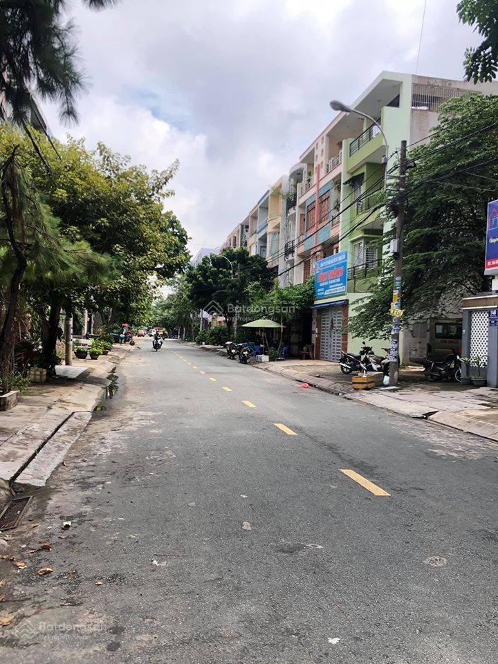 Bán nhà mt đường 28 khu ao sen tên lửa 4,5x20m 3 lầu giá 13 tỷ gần aeon (giá tốt)  0909 273 ***