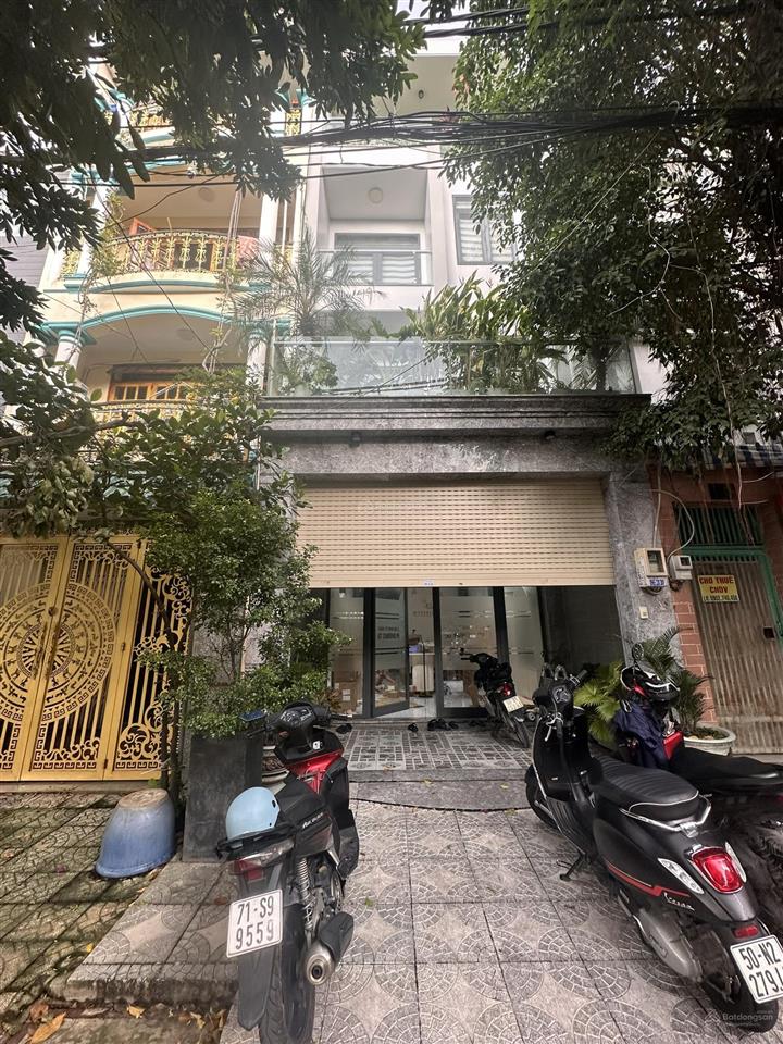 Bán nhà mt đường 28 khu ao sen tên lửa 4,5x20m 3 lầu giá 13 tỷ gần aeon (giá tốt)  0909 273 ***