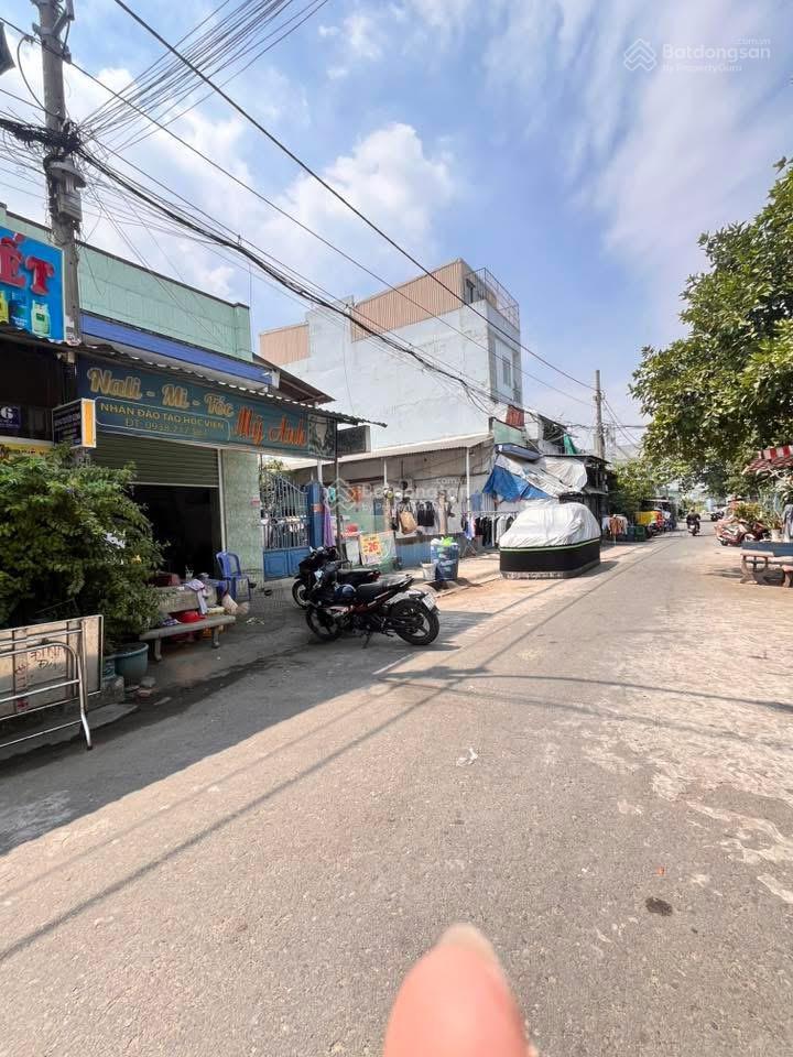 Bán nhà c4 có lửng mt đường số 4 tân tạo a, 5x20m giá 5.4 tỷ giá tốt cho thuê 7.5 tr.  0909 273 ***