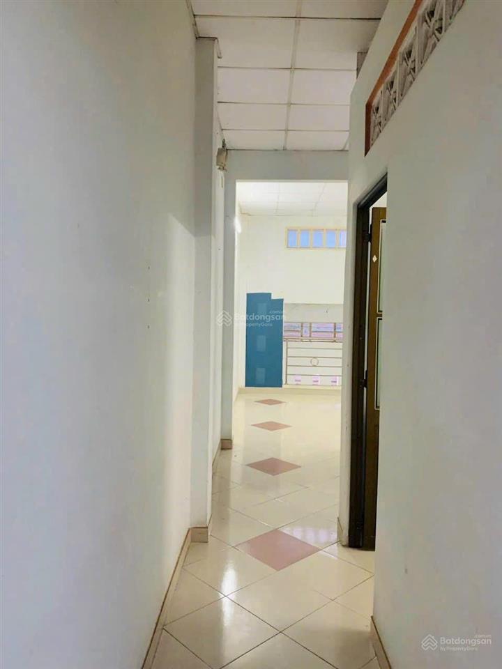 Bán nhà c4 có lửng mt đường số 4 tân tạo a, 5x20m giá 5.4 tỷ giá tốt cho thuê 7.5 tr.  0909 273 ***