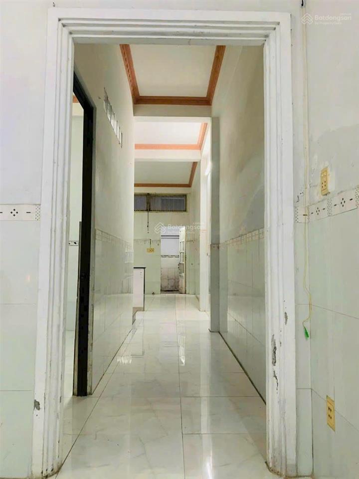Bán nhà c4 có lửng mt đường số 4 tân tạo a, 5x20m giá 5.4 tỷ giá tốt cho thuê 7.5 tr.  0909 273 ***