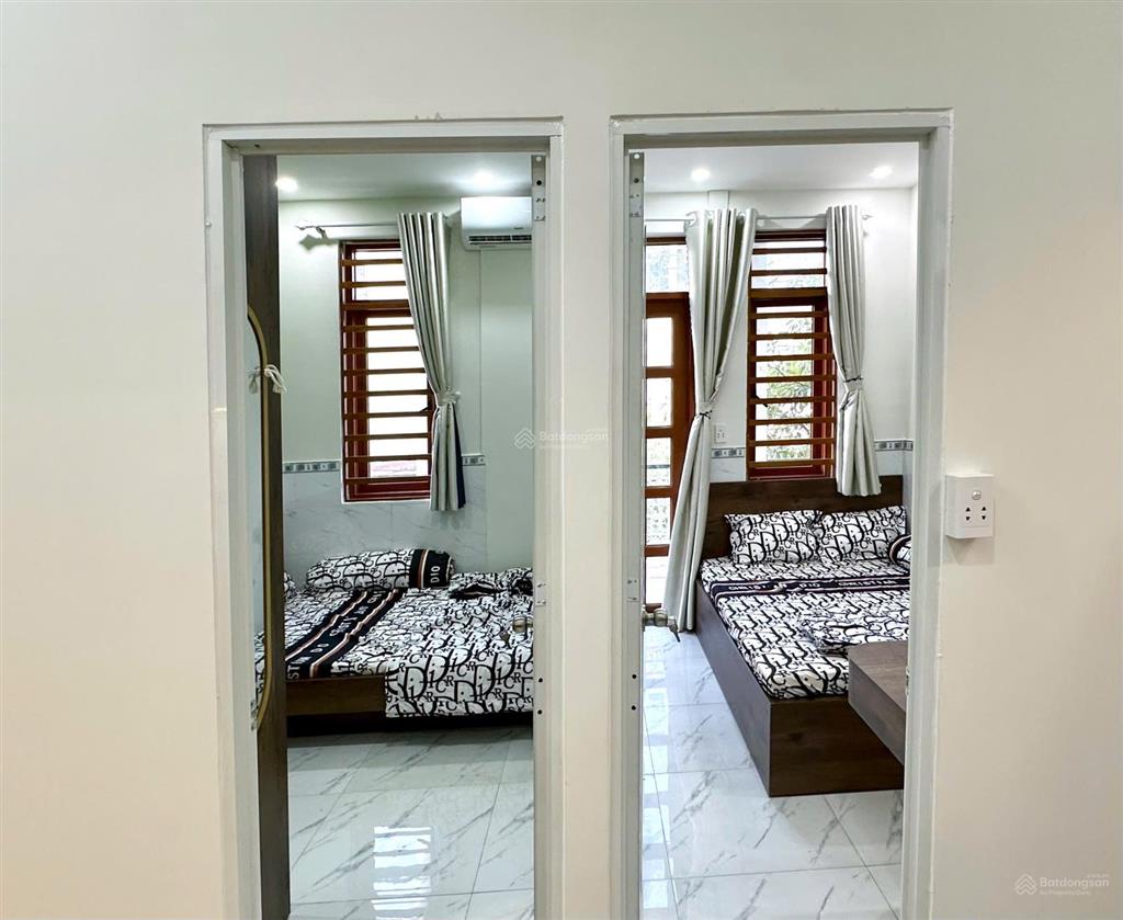 Căn hộ 2 phòng ngủ ban công full nội thất gần sân bay