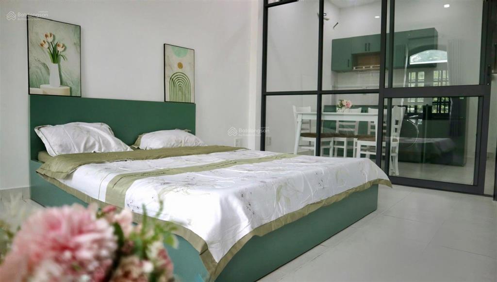 1pn riêng bếp tách sân thượng siêu rộng gần sân bay tsn  đại học swinburne