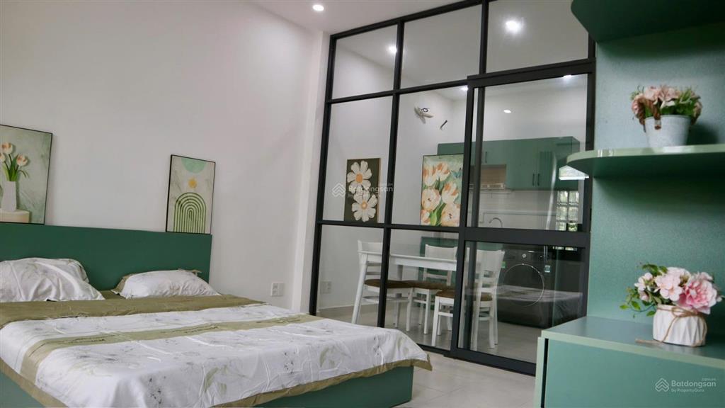 1pn riêng bếp tách sân thượng siêu rộng gần sân bay tsn  đại học swinburne