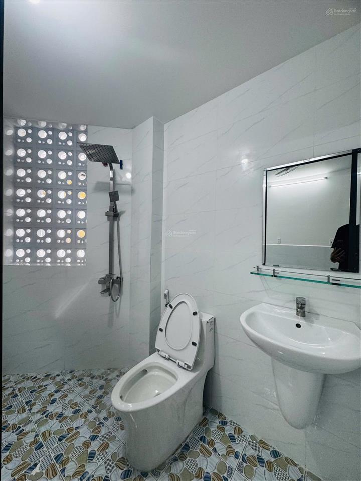 Studio ban công  gần cmt8  cao đẳng lý tự trọng