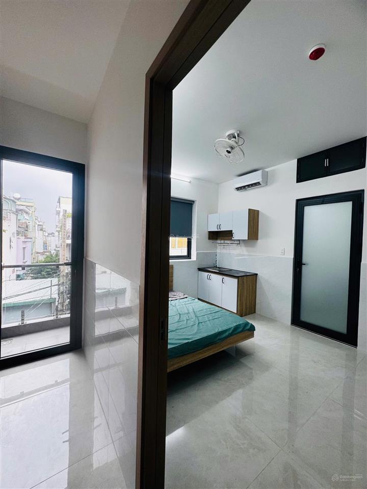 Studio ban công  gần cmt8  cao đẳng lý tự trọng