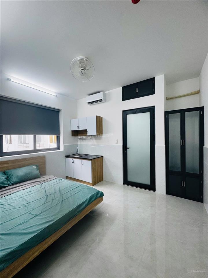Studio ban công  gần cmt8  cao đẳng lý tự trọng