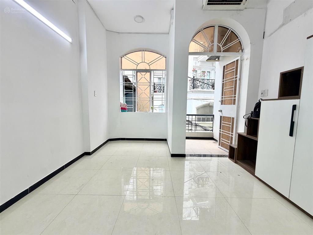 Khai trương duplex ban công, 1pn, 2pn giá hssv ngay ngã tư bảy hiền