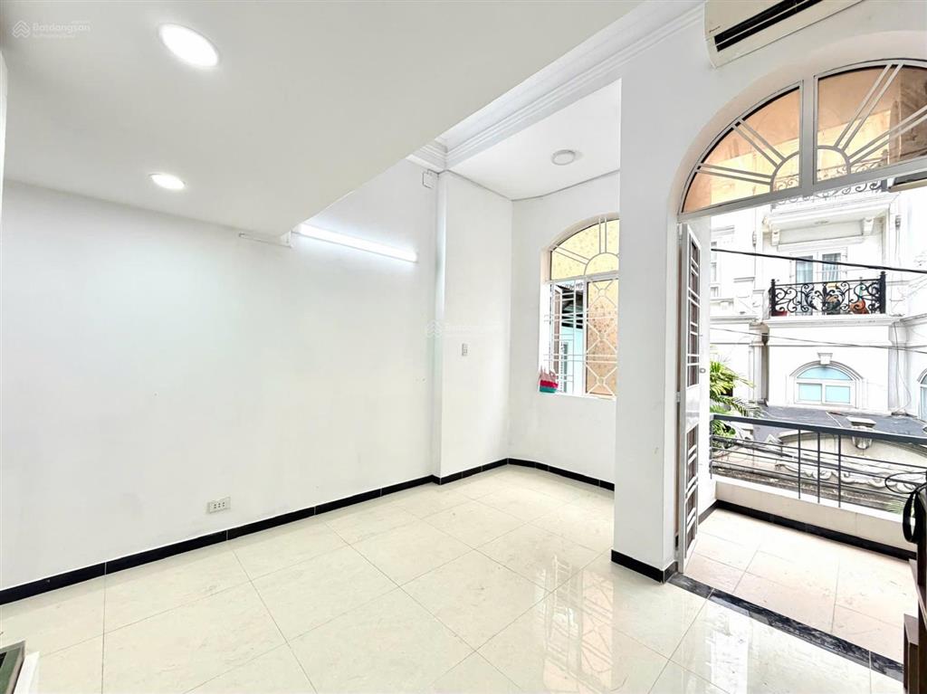 Khai trương duplex ban công, 1pn, 2pn giá hssv ngay ngã tư bảy hiền