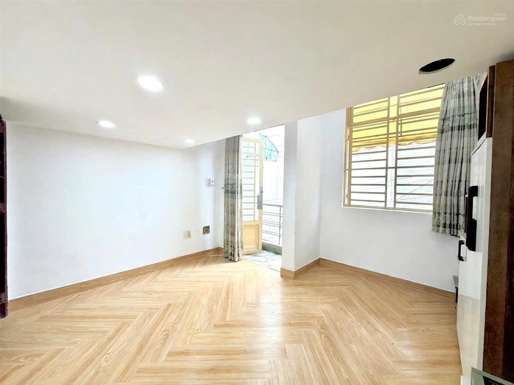 Duplex ban công rộng ngay khu etown tân bình