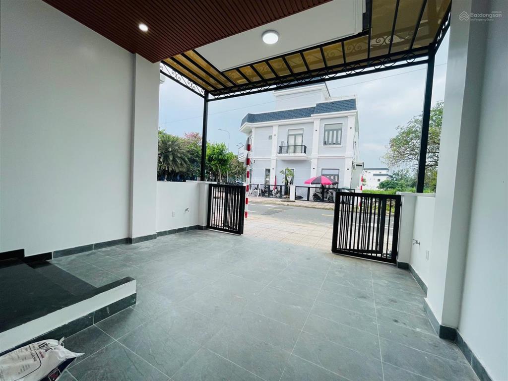 Nhà phố the sol city, 3,65 tỷ, 75m2, shr, hoan công, nhận nhà hoàn thiện ở ngay, 3pn 3wc