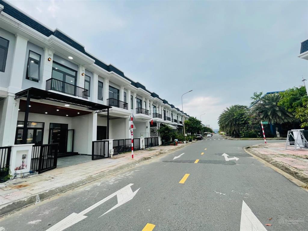 Nhà phố the sol city, 3,65 tỷ, 75m2, shr, hoan công, nhận nhà hoàn thiện ở ngay, 3pn 3wc