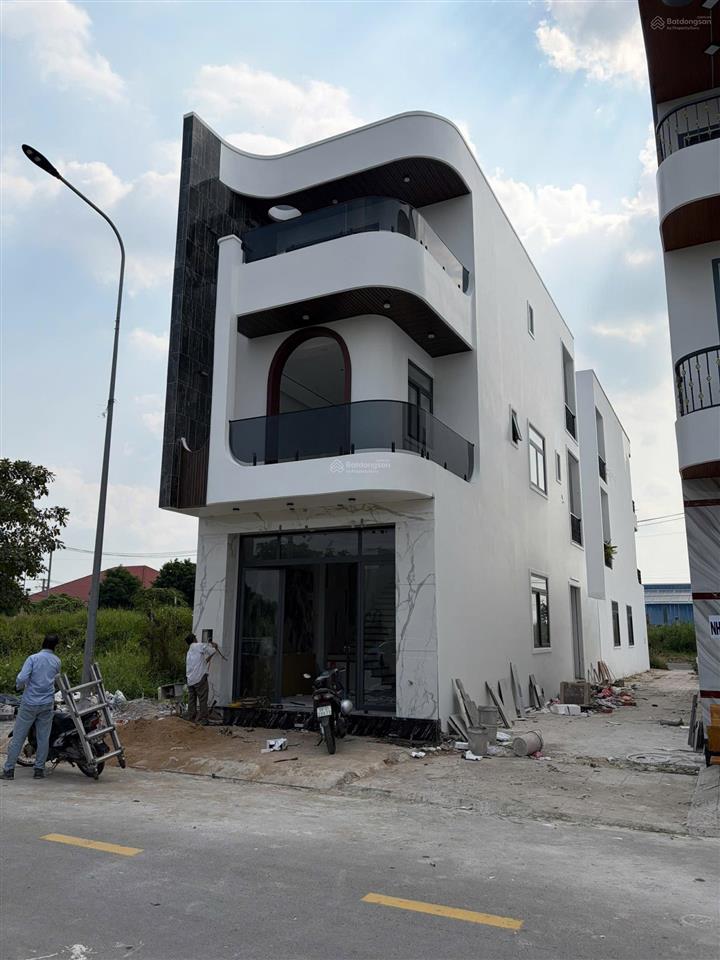 Góc nội bộ dự án the sol city, 2,65 tỷ, 75m2, giá tốt nhất sau lưng chợ hưng long, bình chánh