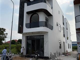 Góc nội bộ dự án the sol city, 2,65 tỷ, 75m2, giá tốt nhất sau lưng chợ hưng long, bình chánh