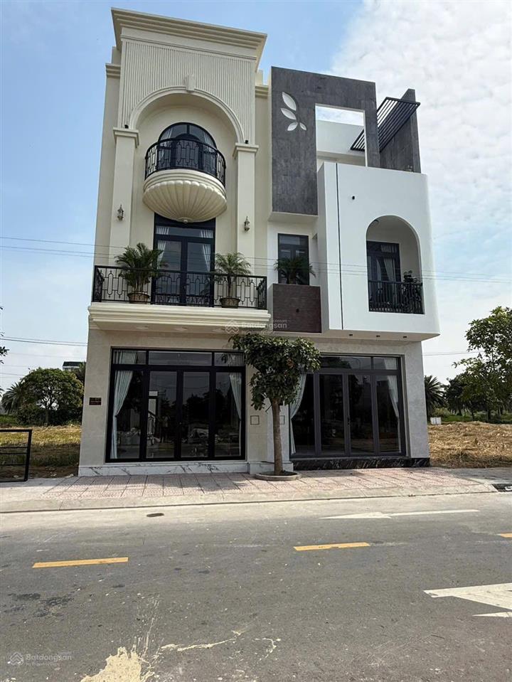 Góc nội bộ dự án the sol city, 2,65 tỷ, 75m2, giá tốt nhất sau lưng chợ hưng long, bình chánh