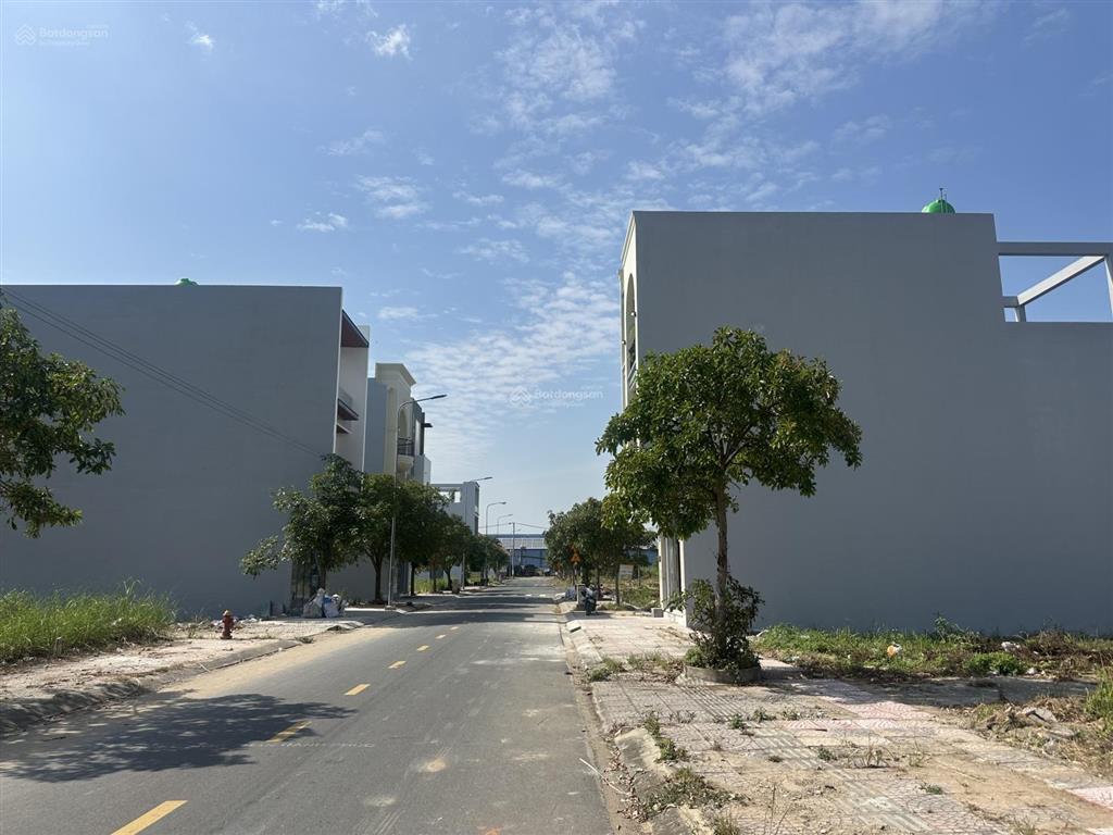 Đất đừơng 22 mét the sol city, giá tốt nhất 2,85 tỷ, 100m2 ở cạnh chợ hưng long