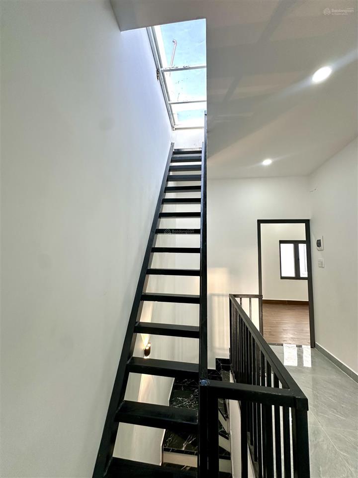 Nhà liền kề a9  23, 3,55 tỷ, 75m2, 3pn, 3wc, hướng tây bắc the sol city, giá tốt