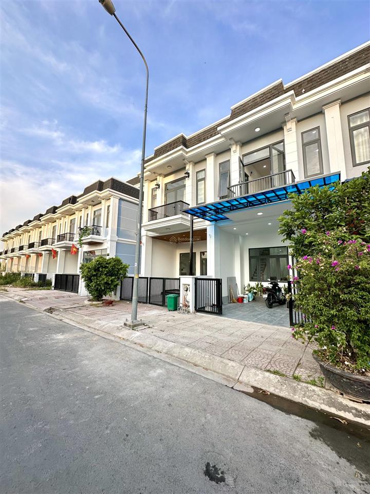 Nhà liền kề a9  23, 3,55 tỷ, 75m2, 3pn, 3wc, hướng tây bắc the sol city, giá tốt